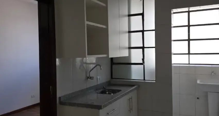 Alugo ótimo apartamento de 02 quartos no centro de curitiba/pr