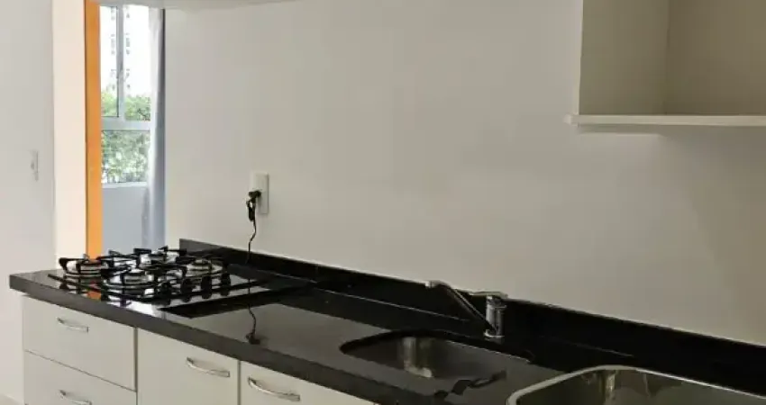 Apartamento de 02 quartos no centro de curitiba/pr condomínio clube