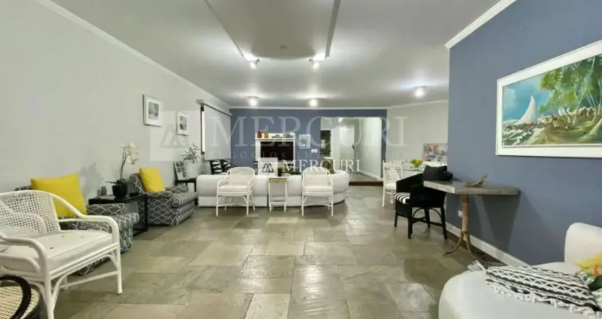 Apartamento no Guarujá, Enseada, Há 200 Metros da Praia, com 3 Suítes.