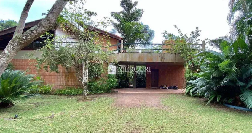 Casa no guarujá, balneário praia do pernambuco, condomínio fechado, 3 suítes e churrasqueira - mercuri imóveis - imobiliária no guarujá