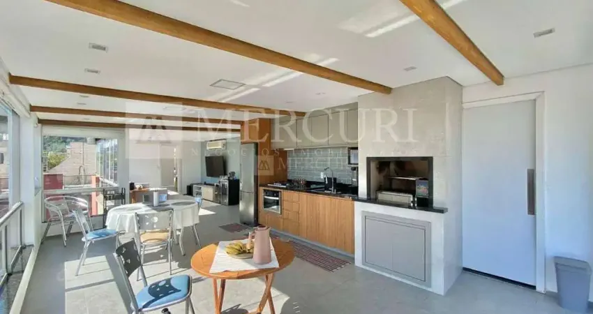 Cobertura no guarujá, enseada, duplex, 2 quartos, sendo 1 suíte, sacada e área gourmet com churrasqueira - mercuri imóveis - imobiliária no guarujá