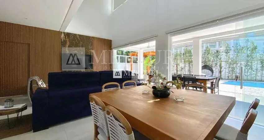 Casa no guarujá, park lane, condomínio fechado, 4 quartos, sendo 1 suíte, piscina e churrasqueira - mercuri imóveis - imobiliária no guarujá