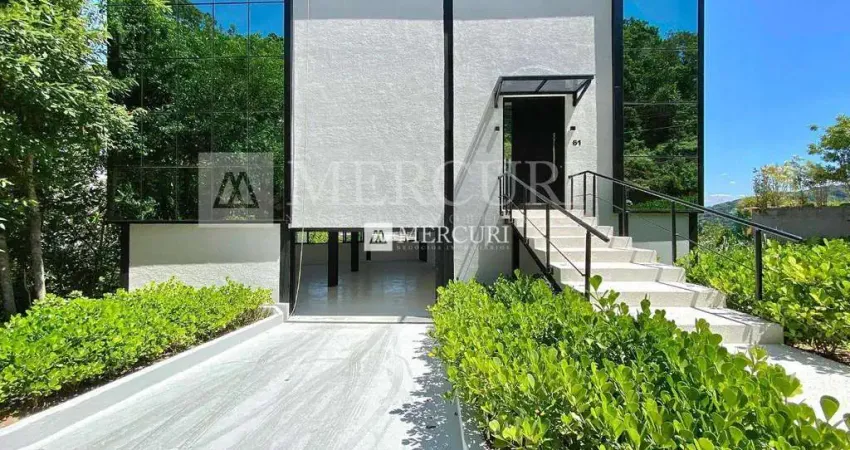 Casa em Condomínio no Guarujá, Enseada, com Piscina e Vista Mar, com 3 Suítes.