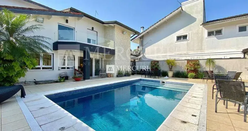 Confortável Casa com 4 Suítes e Lazer no Jardim Acapulco