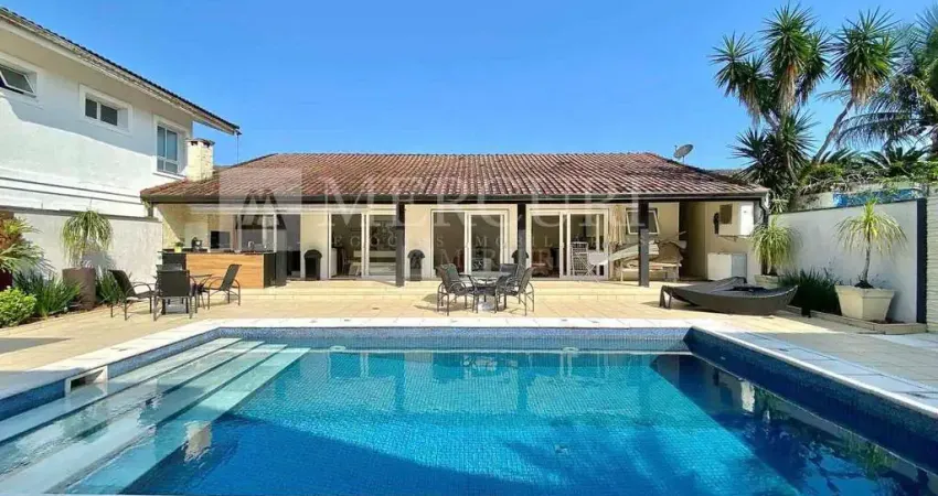 Casa no guarujá, jardim acapulco, condomínio fechado, 4 quartos, sendo suítes e sacada com piscina - mercuri imóveis - imobiliária no guarujá