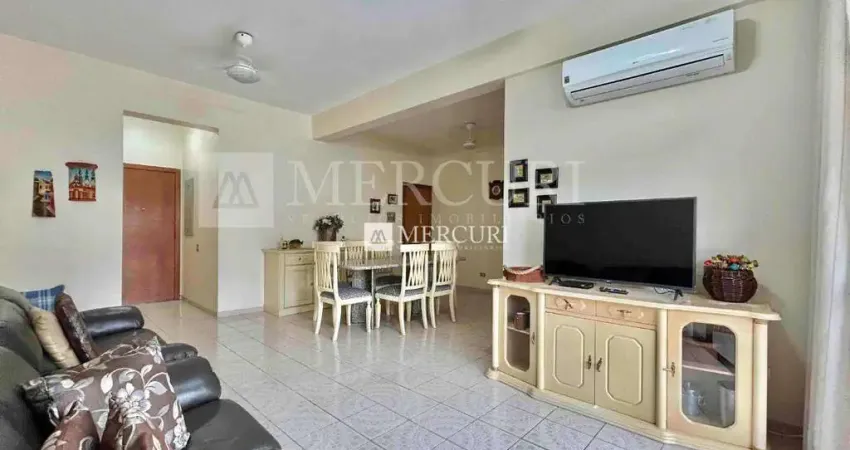 Apartamento no guarujá, enseada, 3 quartos, sendo 1 suíte e sacada com vista urbana - mercuri imóveis - imobiliária no guarujá