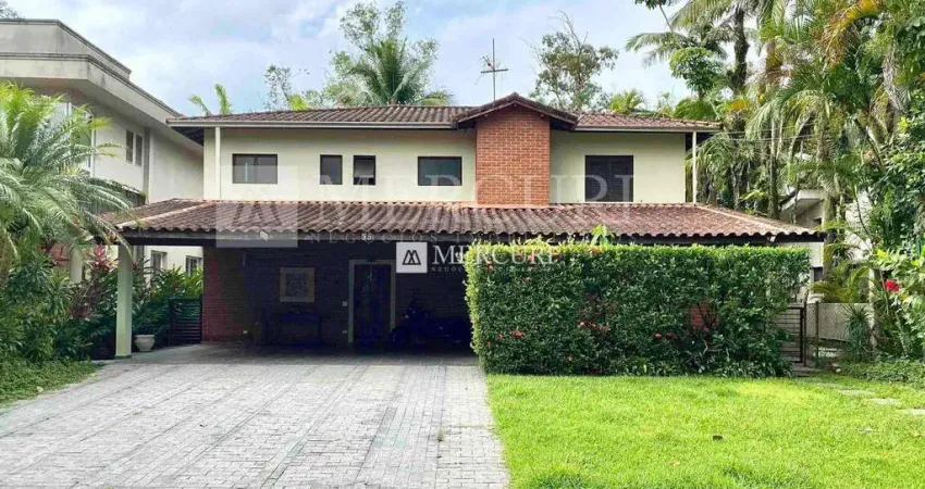 Casa em Condomínio Fechado, Enseada, 5 Quartos, Sala para 3 Ambientes, Espaço Goumert e Churrasqueira - Mercuri Imóveis - Imobiliária no Guarujá
