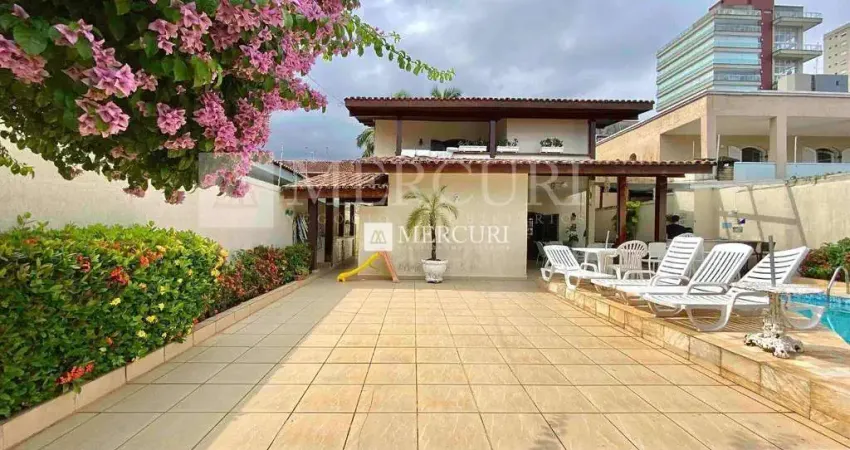 Casa no Guarujá, Enseada,  com Piscina e Espaço Gourmet, com 4 Quartos, Mercuri Imóveis - Imobiliaria no Guarujá.