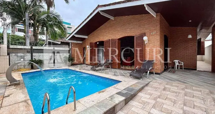 Casa no Guarujá, Enseada, Ampla, Piscina, 3 Quartos, Próximo a Praia