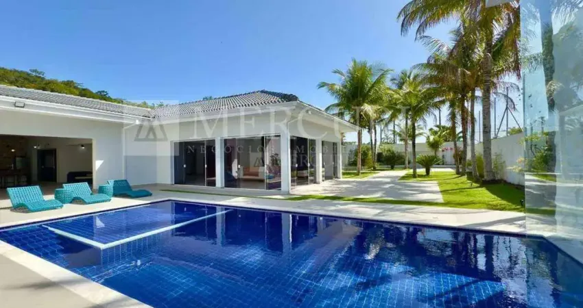 Casa no guarujá, condomínio fechado, jardim acapulco, 6 quartos, sendo suítes, área gourmet com piscina - mercuri imóveis - imobiliária no guarujá.