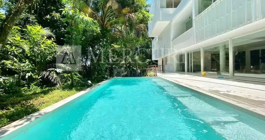 Casa no Guarujá, Condomínio Fechado Sítio São Pedro, 4 Quartos, Sendo Suítes e Piscina - Mercuri Imóveis - Imobiliária no Guarujá
