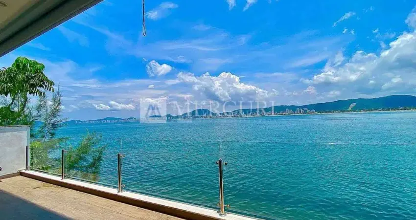 Casa no Guarujá, Condomínio Fechado, Enseada, 3 Quaros, Sendo Suítes e com Varanda Vista Mar - Mercuri Imóveis - Imobiliária no Guarujá