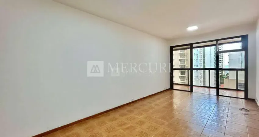 Apartamento no Guarujá, Pitangueiras, 2 Quartos, Sendo 1 Suíte e com Sacada Vista Parcial para o Mar - Mercuri Imóveis - Imobiliária no Guarujá