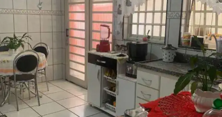 Casa Térrea com 3 dormitórios, 2 Vagas - Vila Luzita - Santo André/SP