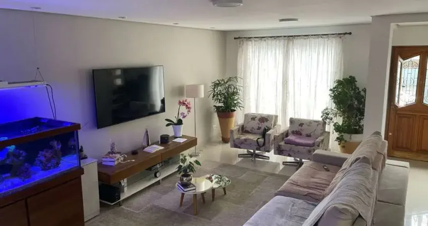 Sobrado com 3 dormitórios à venda, 256 m² por R$ 900.000,00 - Jardim Las Vegas - Santo André/SP