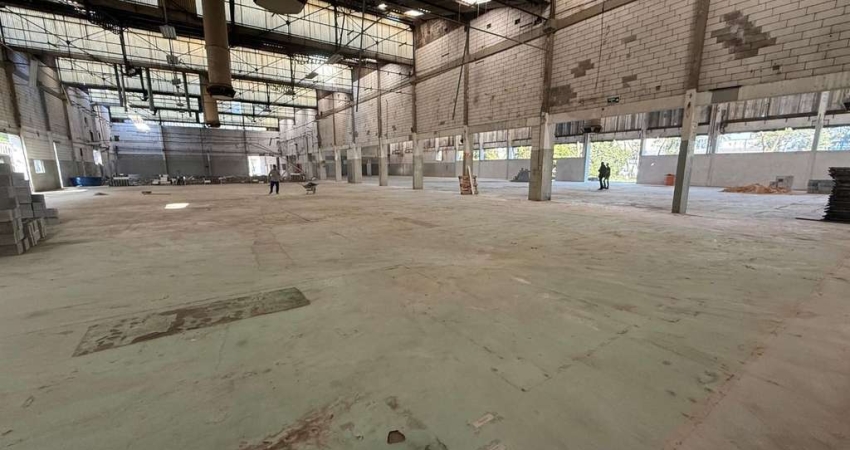 Galpão para alugar, 3600 m² por R$ 110.000,00/mês - Piraporinha - Diadema/SP