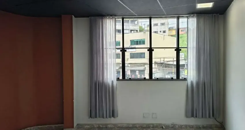 Sala comercial com 2 salas para alugar no Jardim Donini, Diadema