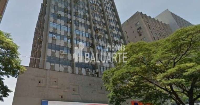 Aluga-se / Vende-se meia laje comercial na Faria Lima (448m² + 150m² de varanda) - Ed. Novo São Paul