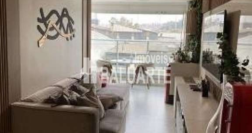 Apartamento com 3 Quartos e 3 banheiros à Venda, 140 m²