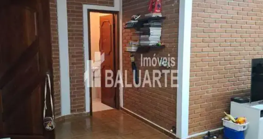 Casa agradável com espaço para se viver bem na Vila do Castelo.