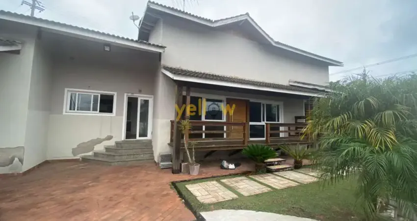 Casa Luxuosa em Condomínio Hills III - 4 Suítes, Arujá