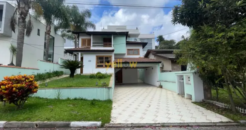 Casa em Condomínio Fechado em Arujá: 4 Dormitórios, 1 Suíte, 4 Banheiros.