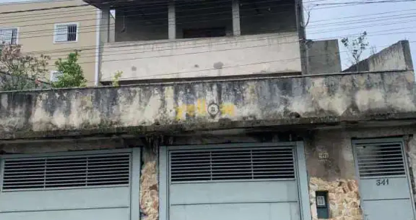 Casa espaçosa em bairro central de Arujá - 4 quartos, 1 suíte, 4 banheiros - venda