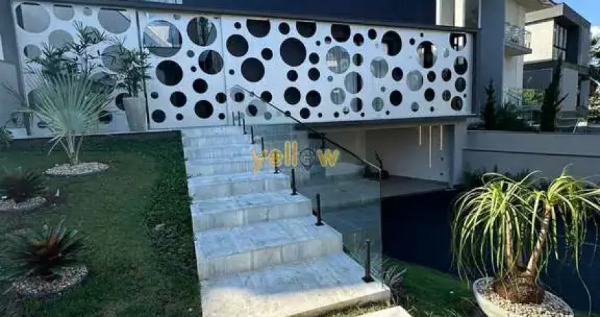 Casa em Condomínio Fechado em Jardim Fazenda Rincao - Arujá: 270m², 3 dormitórios, 3 suítes por R$3.800.000 para venda e locação