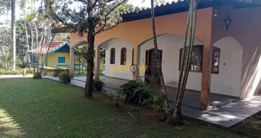 Chácara em Jaguaribe, Arujá: 4 Dorms e 2 Suítes à Venda