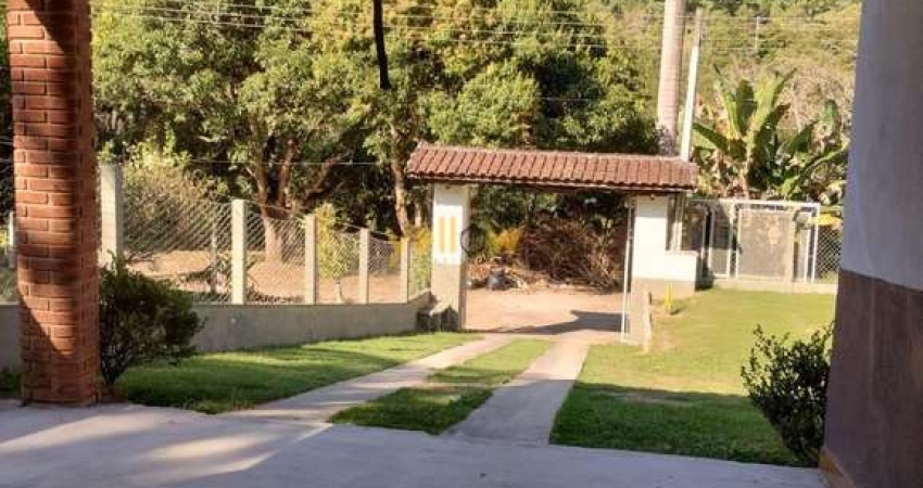 Chacara em Pouso Alegre - Santa Isabel, SP