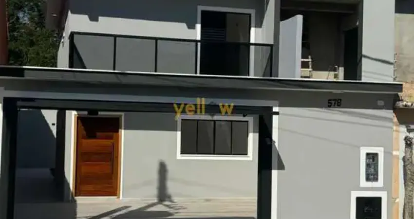 Venda de casa em Carmela III, Guarulhos: 100m², 3 dormitórios, 1 suíte e 3 banheiros por R$800.000. Confira!