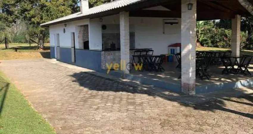 Sítio com quadra de Society padrão FIFA à Venda em Cocuera, Mogi das Cruzes, 2 Banheiros