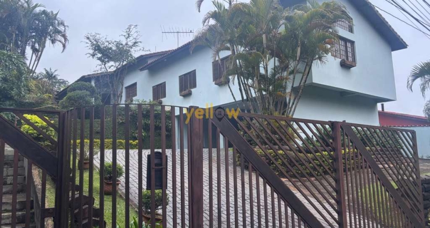 Casa em Condomínio Fechado em Arujazinho III, Arujá – 3 Suítes