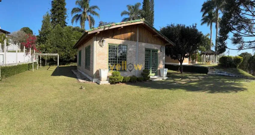 Casa em Condomínio Fechado em Vale das Montanhas  -  Igaratá