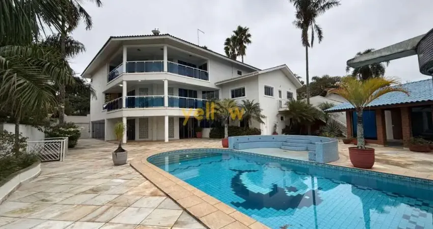 Casa em condomínio fechado em arujá, 5 suítes, 982m² à venda e locação