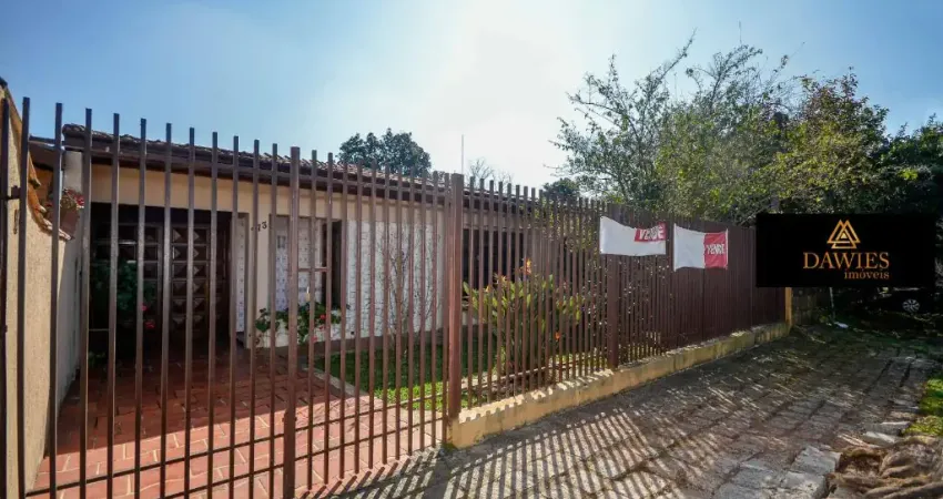 Vende-se casa no Cajuru (duas residências no mesmo terreno)