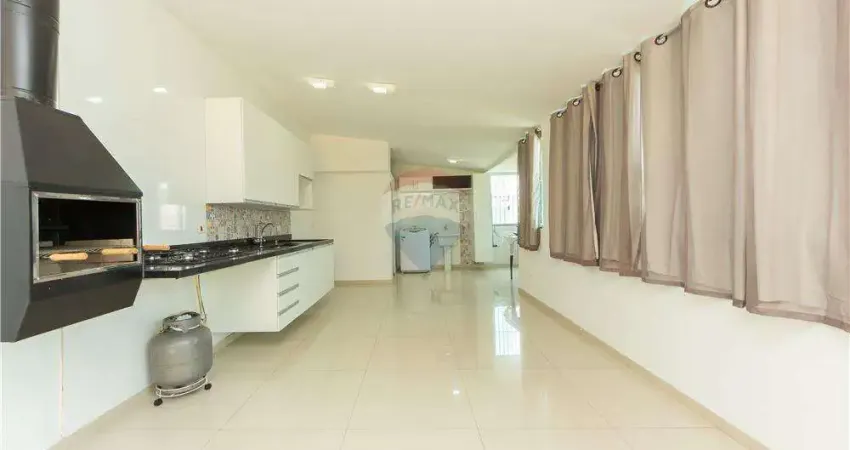 Sobrado na Freguesia do Ó/ Zona Norte de São Paulo com 3 dormitórios e 2 Vagas e com 240m².