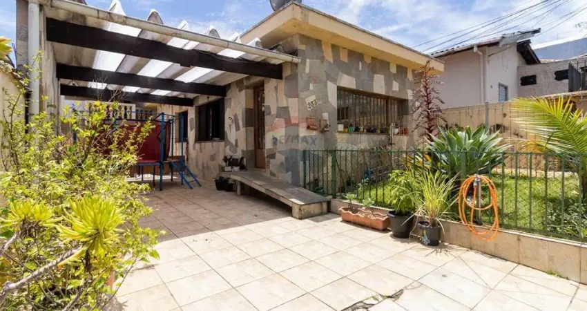 Casa térrea à venda com Casa auxiliar, 300 m², 2 dormitórios, 5 vagas, 2 banheiros, e terraço, em Pirituba/ Vila Zat, ZN de São Paulo.