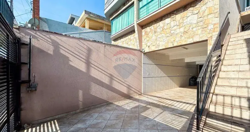 Sobrado à venda com 217m², 3 quartos e 4 vagas no parque são domingos