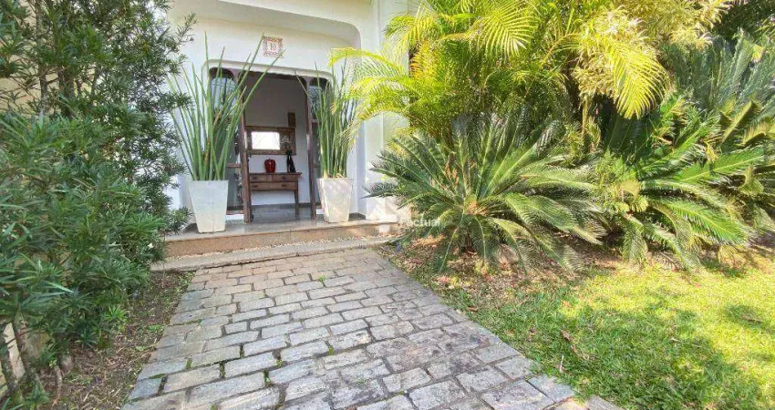Apartamento apenas 50 metros da praia com vista para o mar.