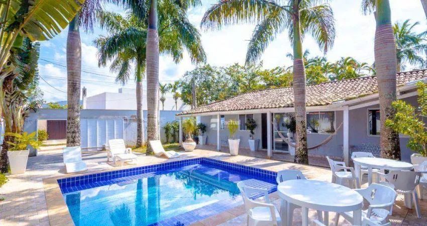 Casa com 4 dormitórios à venda, 200 m² por R$ 920.000,00 - Praia de Pernambuco - Guarujá/SP