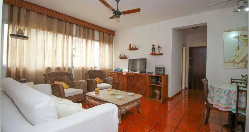 Apartamento localizado à 1 quadra do mar no centro do guarujá na praia das pitangueiras.