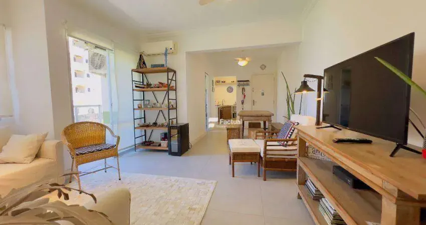 Apartamento reformado, lado praia a venda em Enseada Guarujá/SP