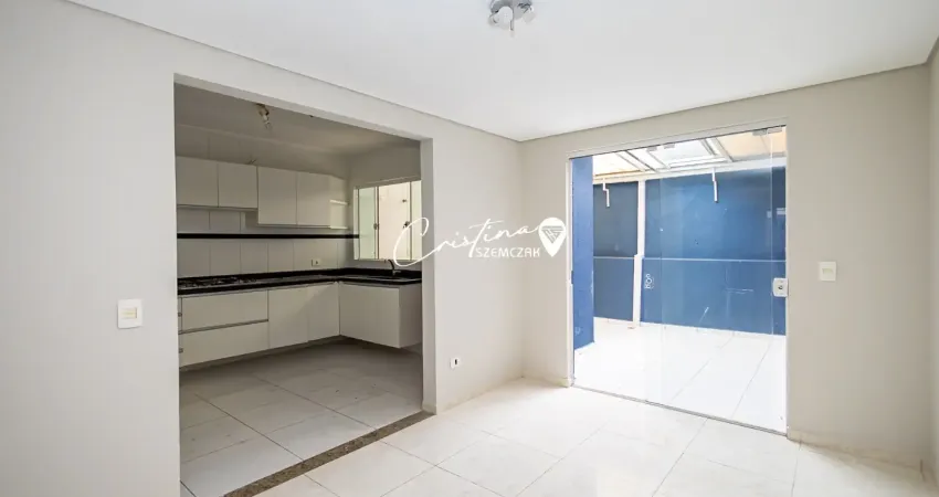 Excelente sobrado com 3 quartos à venda no São Braz, Curitiba-PR