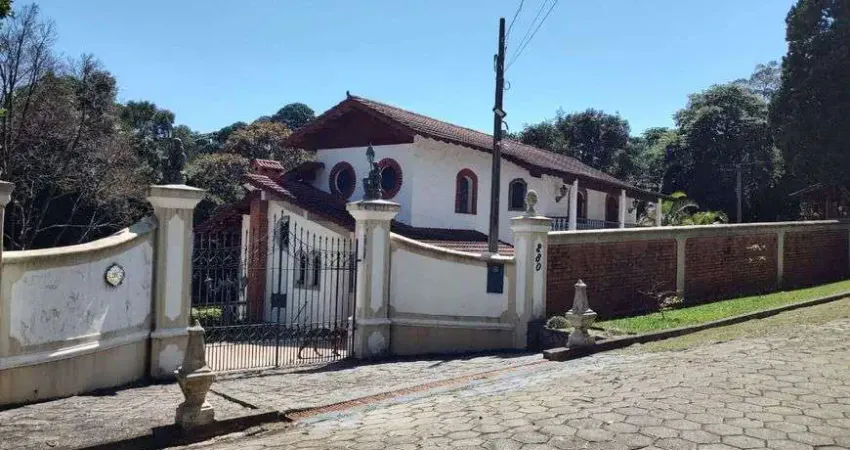 Casa de condomínio para venda possui 259 metros quadrados com 3 quartos em Roseira - Mairiporã - SP