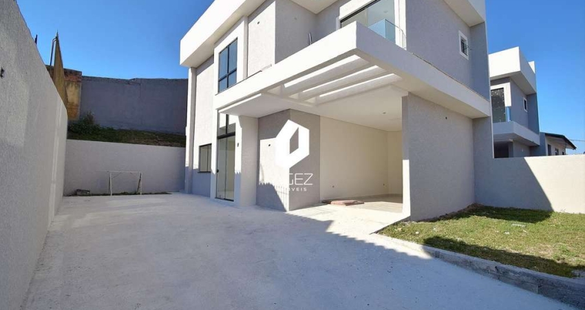 Sobrado com terraço amplo, 04 vagas, quintal e 03 quartos 01 suíte!