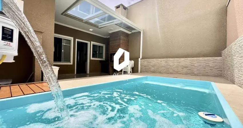 Casa com 03 quartos, 01 suíte e área gourmet com piscina!
