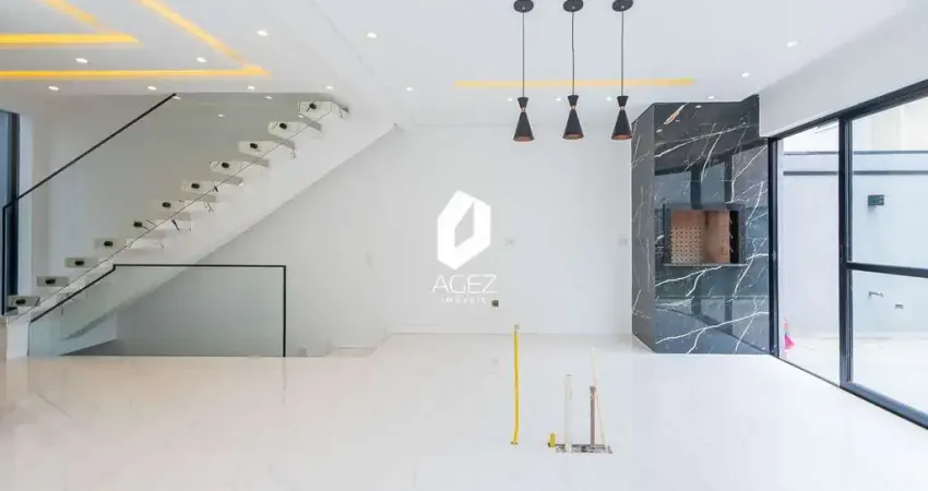 TRIPLEX COM 4 QUARTOS E GARAGEM SUBTERRÂNEA COM 4 VAGAS