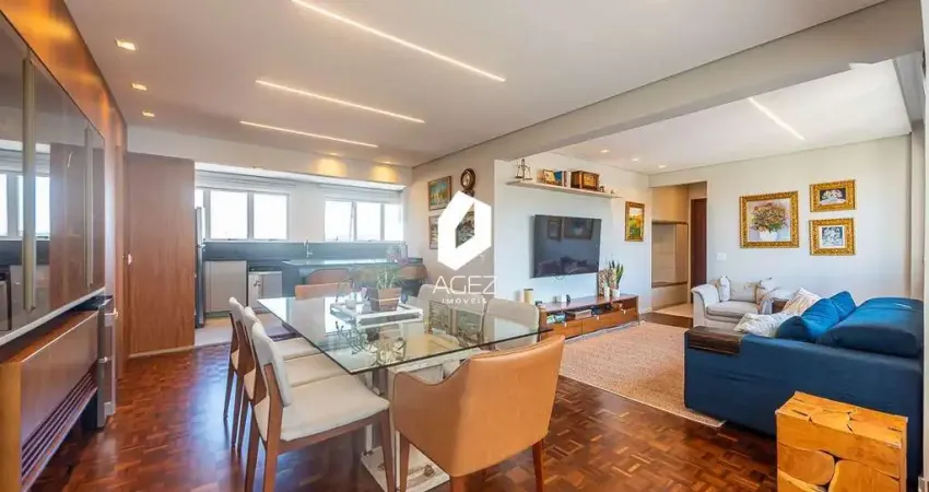 Apartamento reformado no Mercês, 3 quartos sendo 1 suíte. 2 vagas de garagem