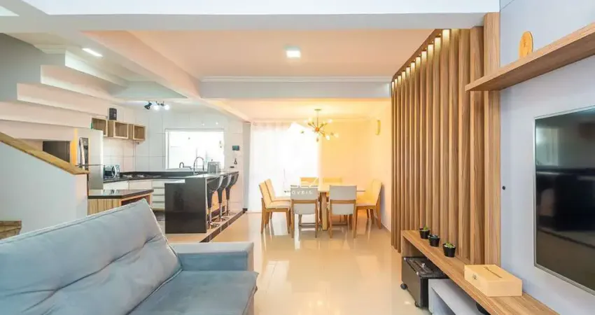 Sobrado em condomínio 03 quartos 01 suíte com hidro 02 vagas - xaxim.